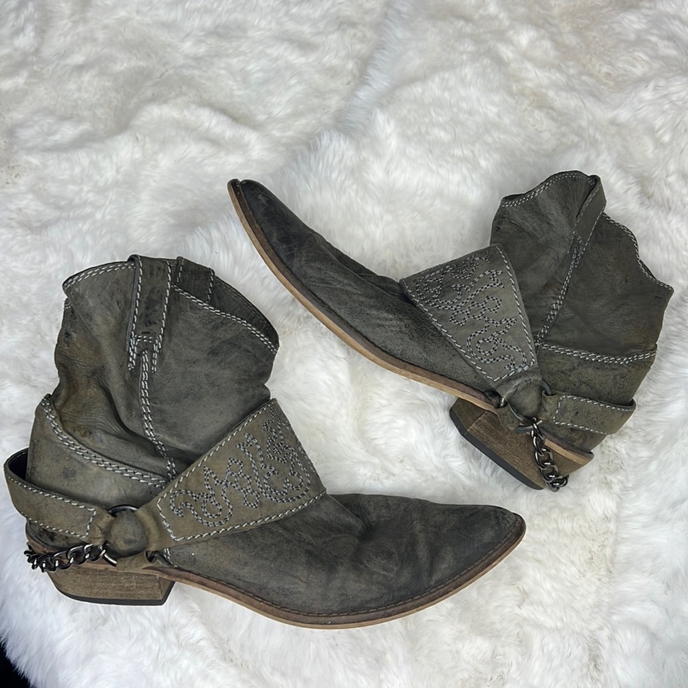ZARA Point Toe MIDI Gray Green Cowboy Boots SZ 38 Embroidered Chain Deta…